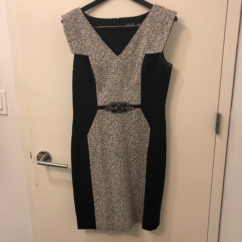 Stretch knit shift dress